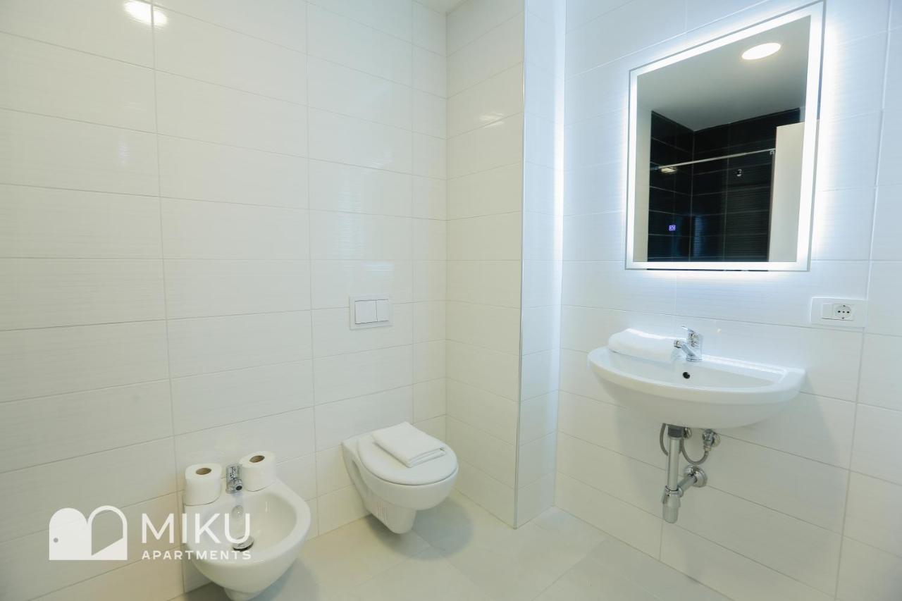 Miku - Vibrant 1bd At Olympic Tirana